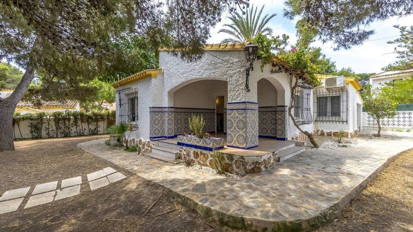 3 bedroom Villa for sale in Torrevieja with garage - € 430,000 (Ref: 9509969)