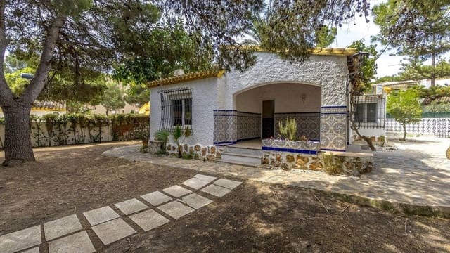 3 soveværelse Villa til salg i Punta Prima, Torrevieja med garage - € 430.000 (Ref: 9509969)