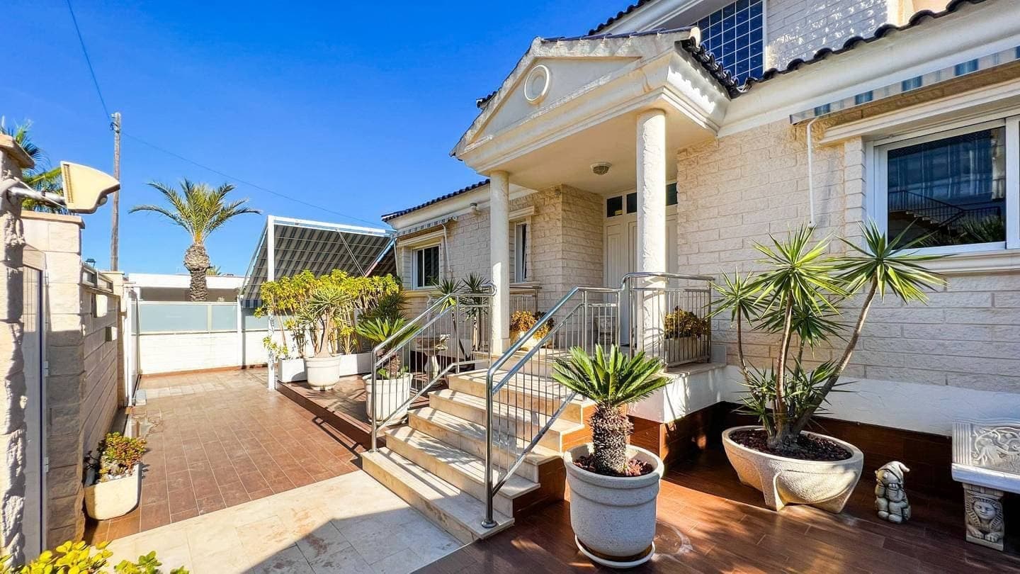 5 slaapkamer Villa te koop in La Mata met zwembad garage - € 1.170.000 (Ref: 9509970)