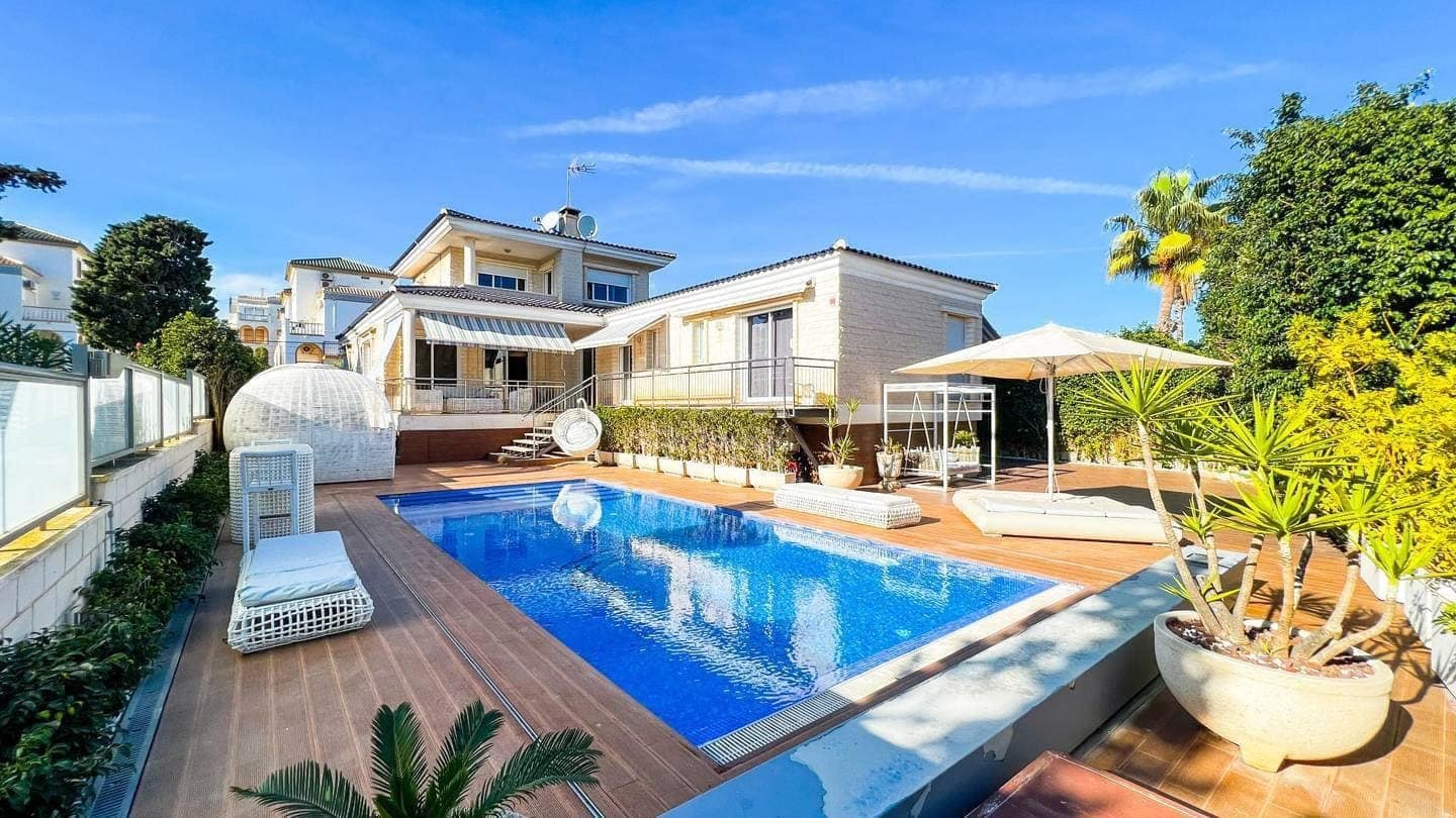 5 slaapkamer Villa te koop in La Mata met zwembad garage - € 1.170.000 (Ref: 9509970)