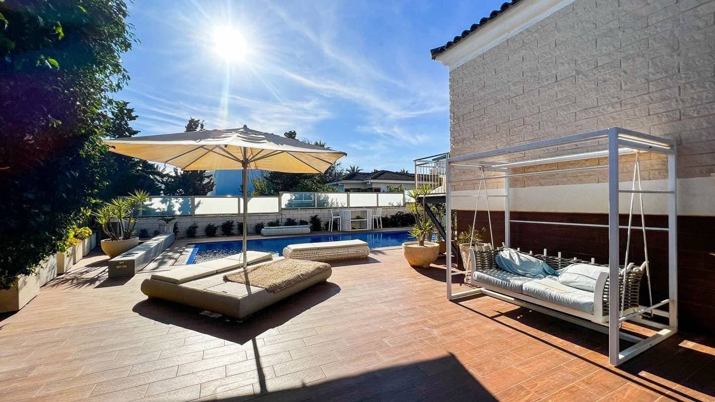 5 slaapkamer Villa te koop in La Mata met zwembad garage - € 1.170.000 (Ref: 9509970)