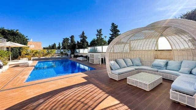 5 slaapkamer Villa te koop in Gaspar Perelló, Torrevieja met zwembad garage - € 1.170.000 (Ref: 9509970)