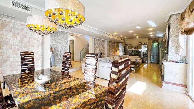 5 slaapkamer Villa te koop in Gaspar Perelló, Torrevieja met zwembad garage - € 1.170.000 (Ref: 9509970)