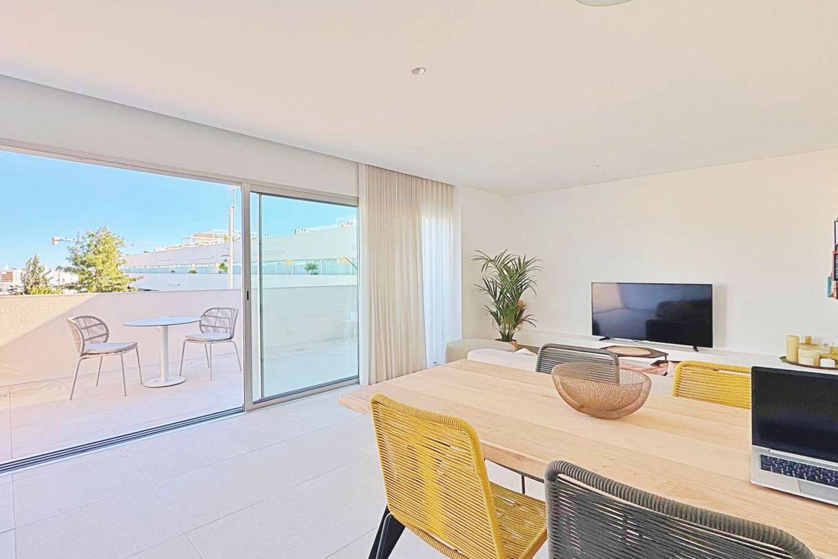 Apartamento de 3 habitaciones en Torrevieja en venta con piscina - 360.000 € (Ref: 9544470)