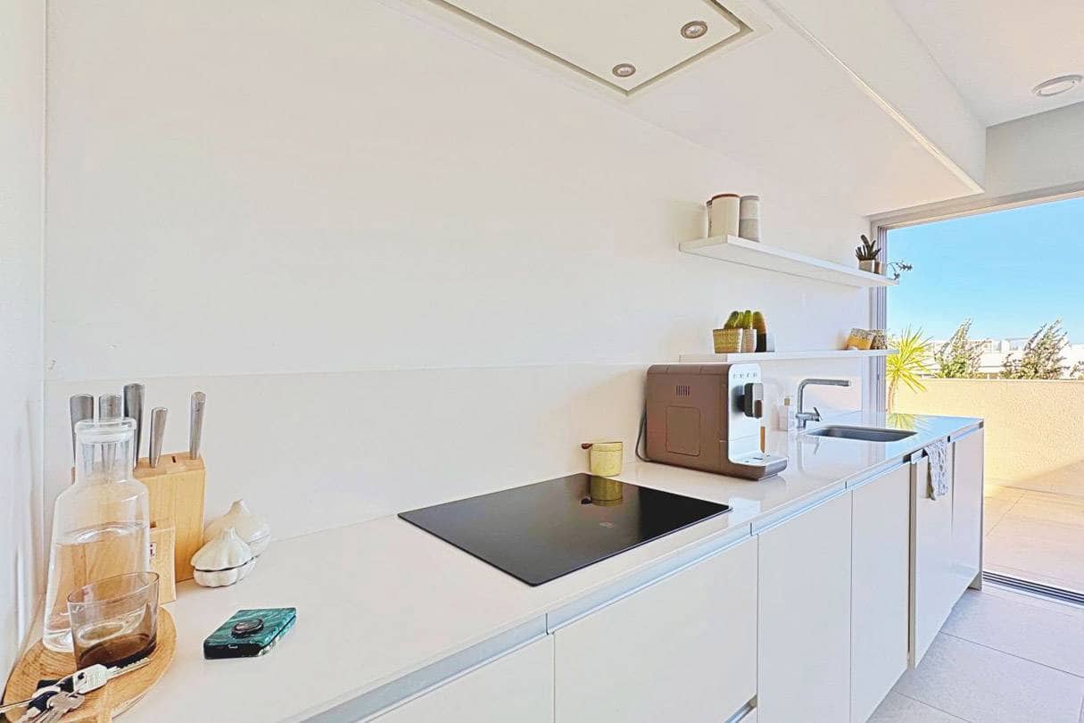 Apartamento de 3 habitaciones en Torrevieja en venta con piscina - 360.000 € (Ref: 9544470)