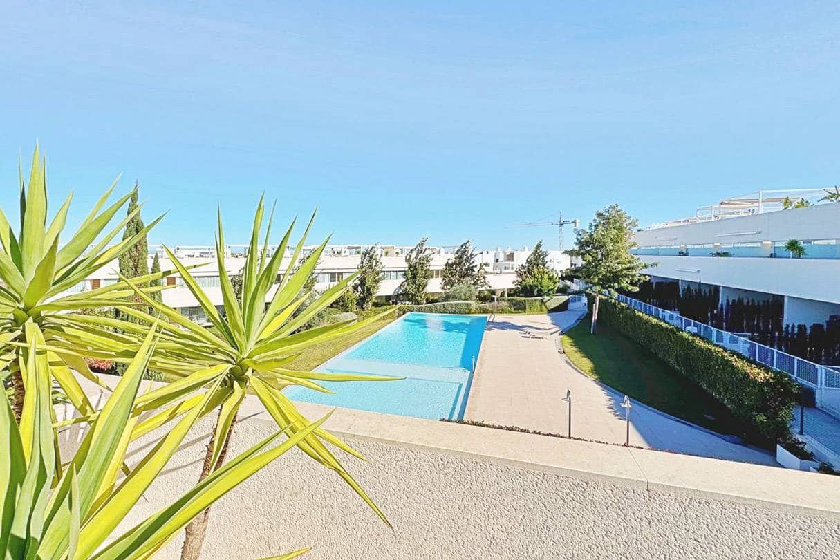 Apartamento de 3 habitaciones en Torrevieja en venta con piscina - 360.000 € (Ref: 9544470)