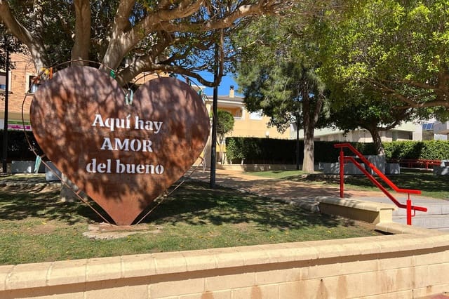 Apartamento de 3 habitaciones en San Miguel de Salinas en venta con piscina - 190.000 € (Ref: 9588136)