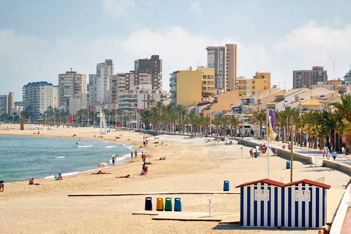 2 slaapkamer Appartement te koop in El Campello met zwembad - € 460.000 (Ref: 9631817)