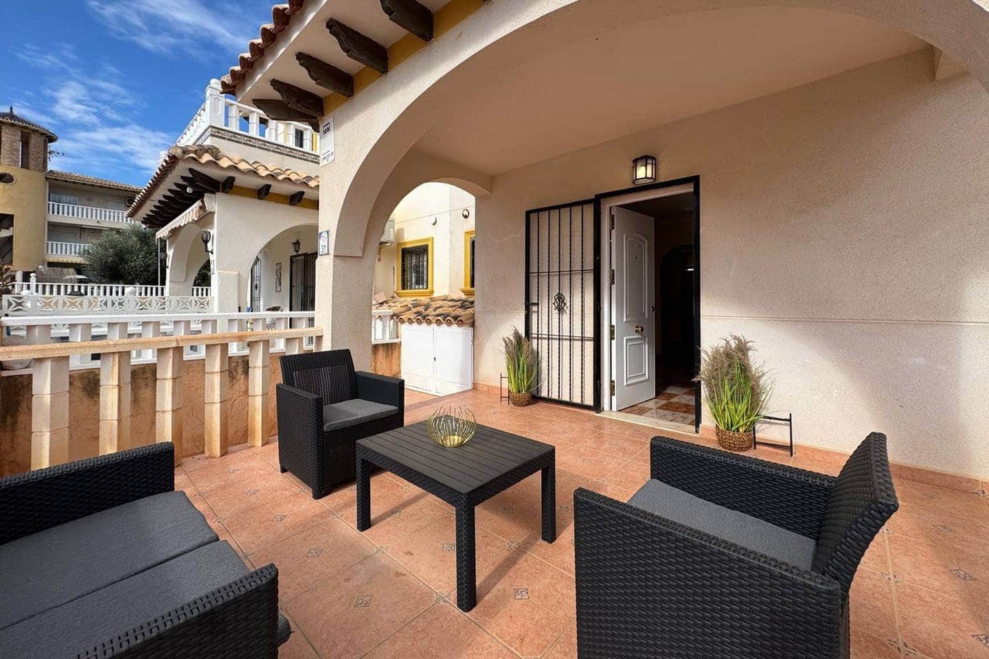 2 soveværelse Byhus til salg i Orihuela Costa med swimmingpool - € 229.900 (Ref: 9687495)