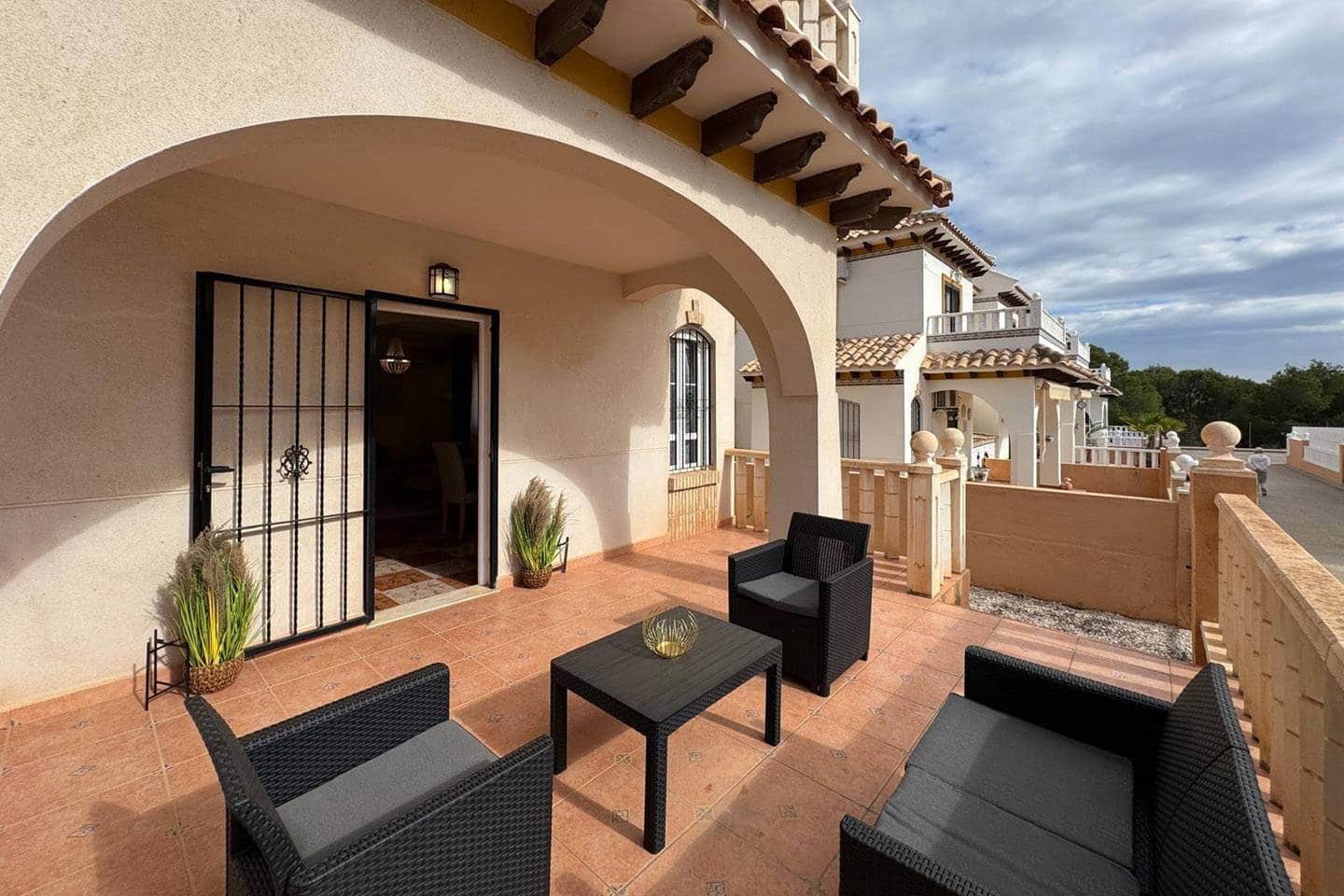 2 soveværelse Byhus til salg i Orihuela Costa med swimmingpool - € 229.900 (Ref: 9687495)