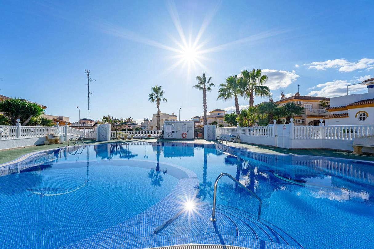 3 Zimmer Haus zu verkaufen in Orihuela Costa mit Pool Garage - 259.000 € (Ref: 9716745)
