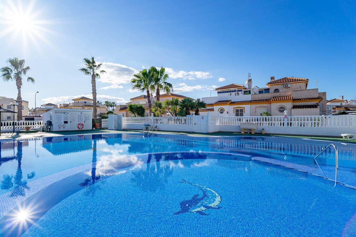 3 Zimmer Haus zu verkaufen in Orihuela Costa mit Pool Garage - 259.000 € (Ref: 9716745)