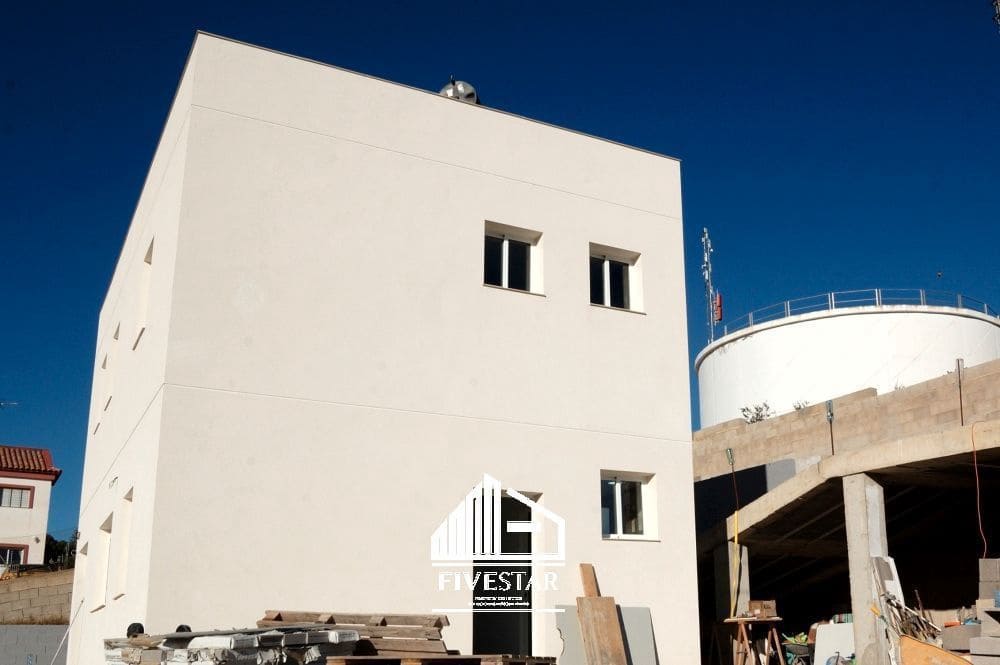 5 soveværelse Villa til salg i Turis med swimmingpool garage - € 245.000 (Ref: 7945002)