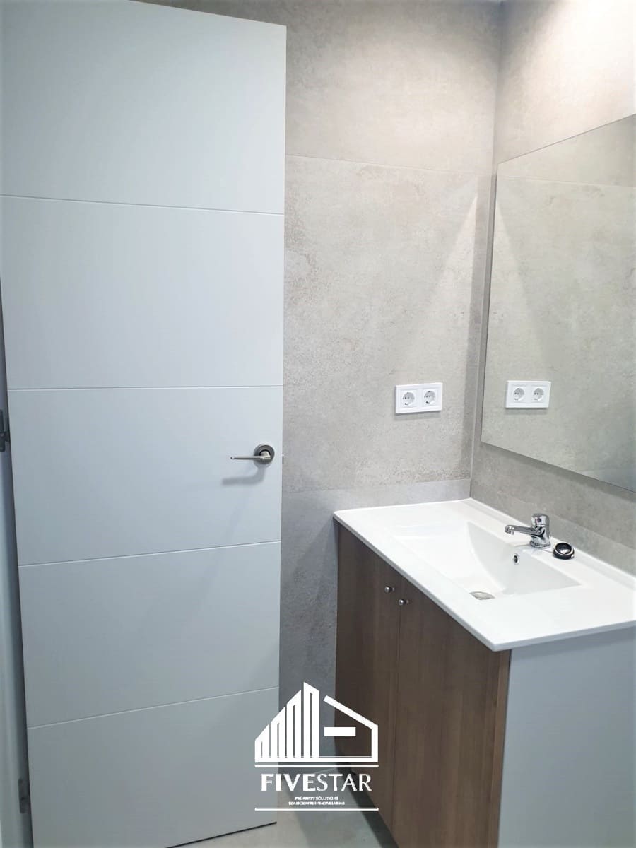 5 soveværelse Villa til salg i Turis med swimmingpool garage - € 245.000 (Ref: 7945002)