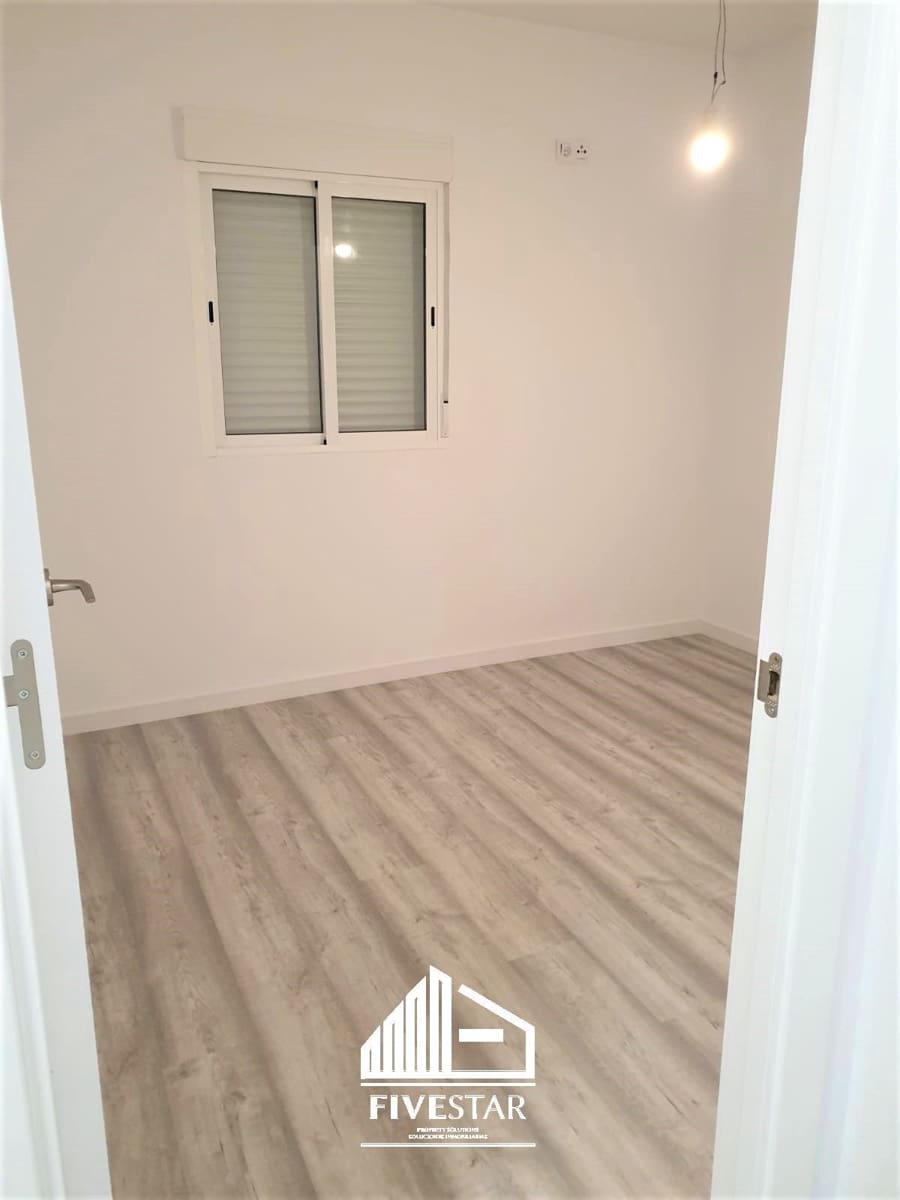 5 soveværelse Villa til salg i Turis med swimmingpool garage - € 245.000 (Ref: 7945002)