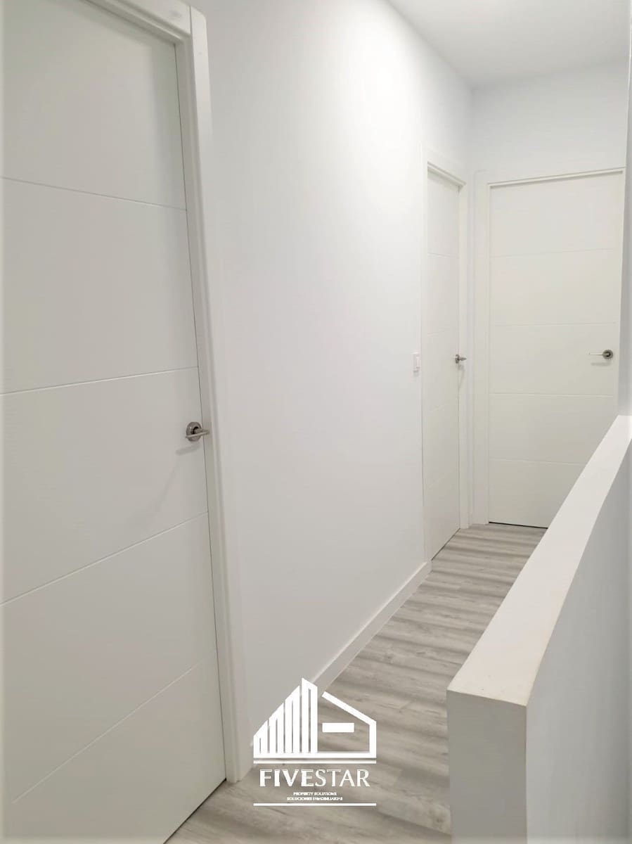 5 soveværelse Villa til salg i Turis med swimmingpool garage - € 245.000 (Ref: 7945002)