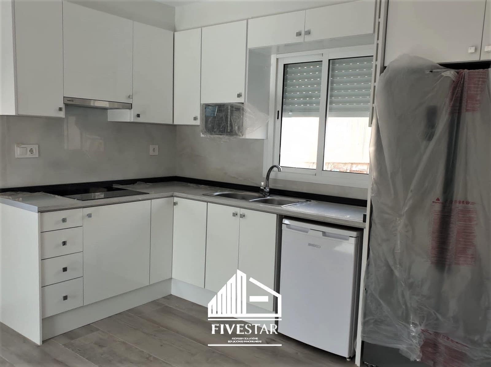 5 soveværelse Villa til salg i Turis med swimmingpool garage - € 245.000 (Ref: 7945002)