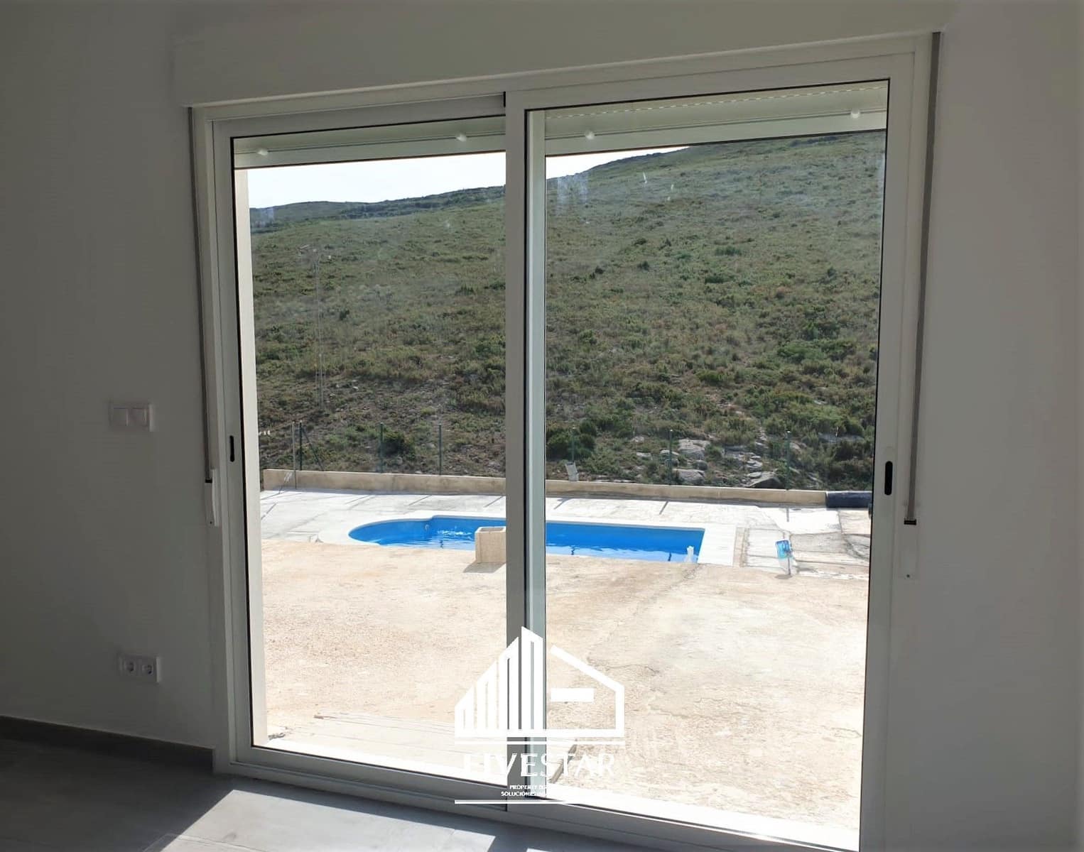 5 soveværelse Villa til salg i Turis med swimmingpool garage - € 245.000 (Ref: 7945002)