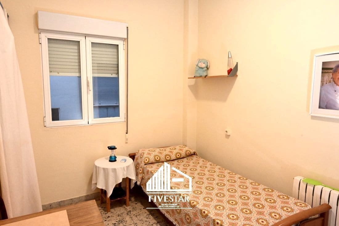 3 soveværelse Semi-Rækkehus til salg i Castello de la Ribera - € 180.000 (Ref: 8198017)