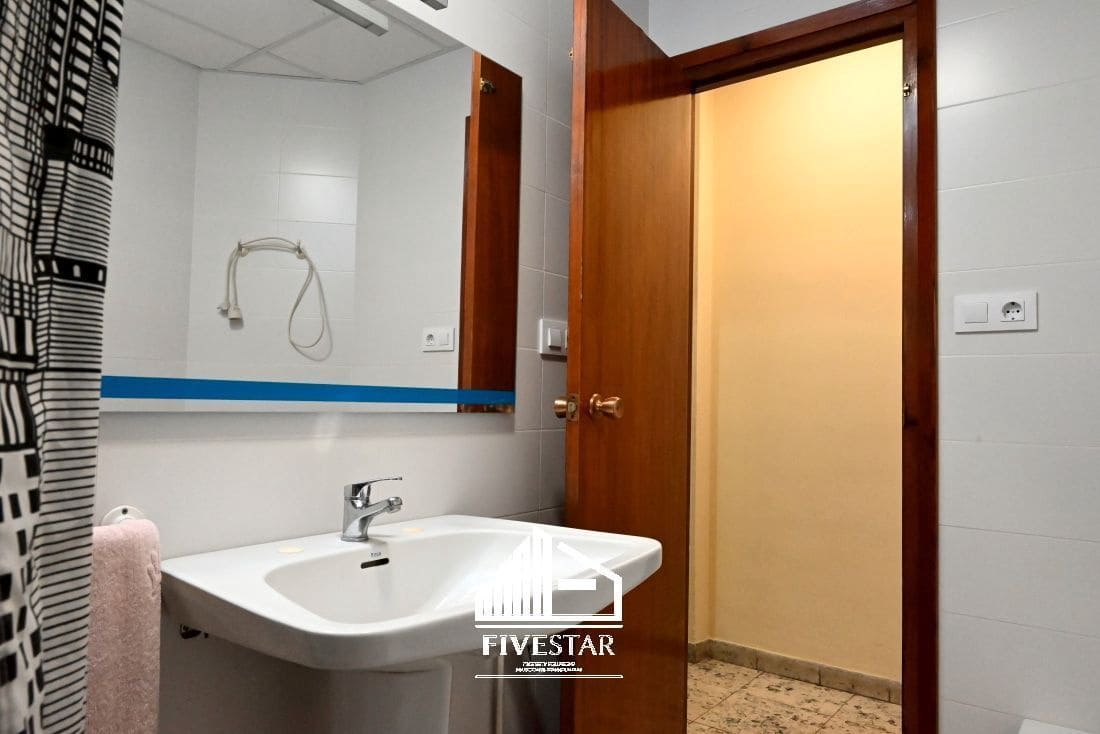 3 soveværelse Semi-Rækkehus til salg i Castello de la Ribera - € 180.000 (Ref: 8198017)