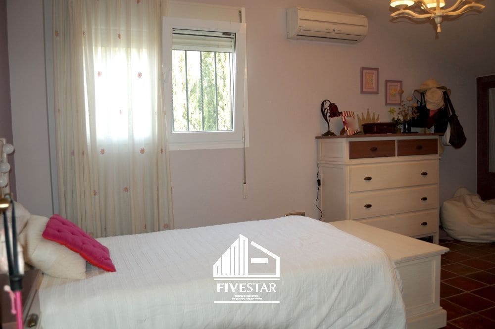 6 soveværelse Villa til salg i Genoves med swimmingpool garage - € 385.000 (Ref: 8253126)