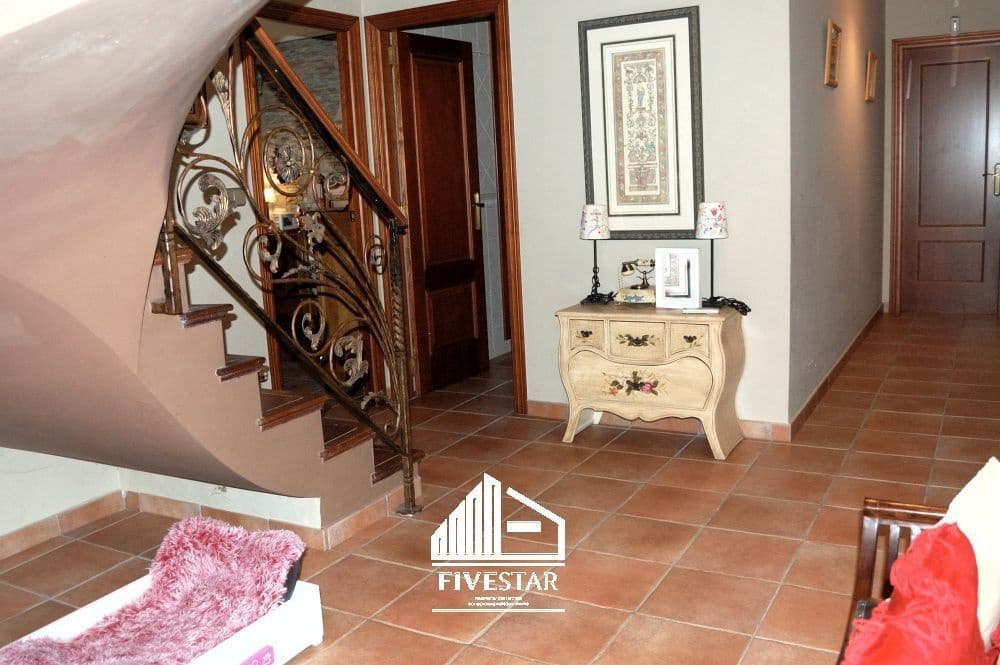 6 soveværelse Villa til salg i Genoves med swimmingpool garage - € 385.000 (Ref: 8253126)