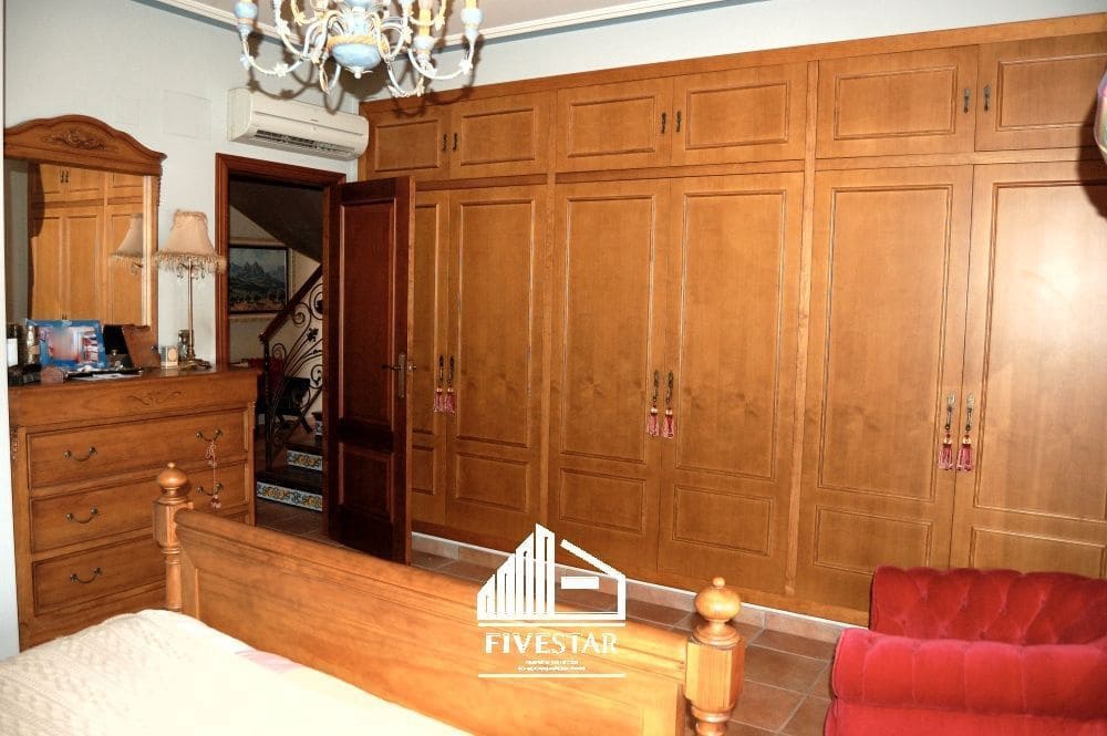 6 soveværelse Villa til salg i Genoves med swimmingpool garage - € 385.000 (Ref: 8253126)