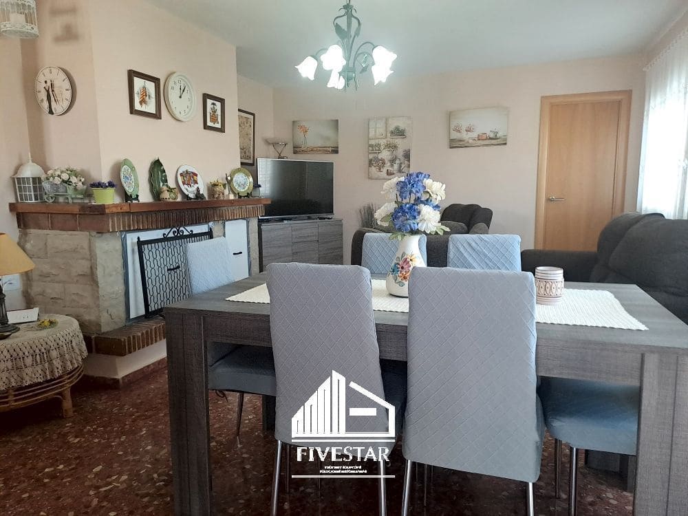 4 soveværelse Villa til salg i Turis med swimmingpool garage - € 315.000 (Ref: 8307841)