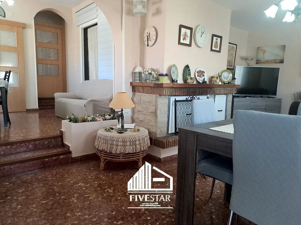 4 soveværelse Villa til salg i Turis med swimmingpool garage - € 315.000 (Ref: 8307841)