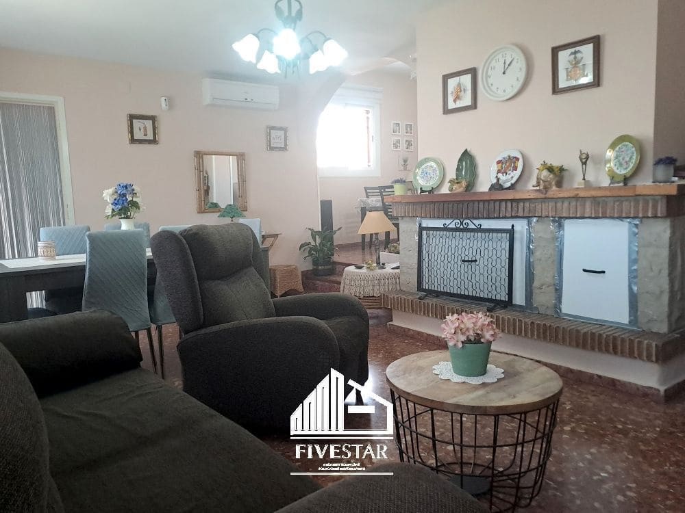 4 soveværelse Villa til salg i Turis med swimmingpool garage - € 315.000 (Ref: 8307841)