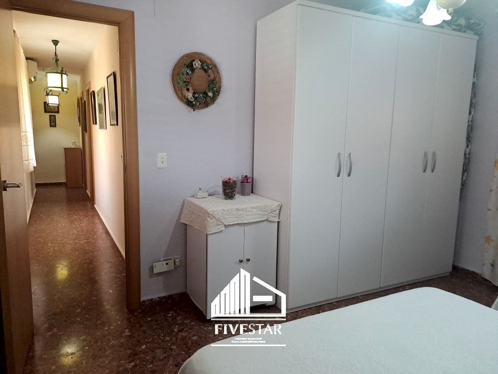 4 soveværelse Villa til salg i Turis med swimmingpool garage - € 315.000 (Ref: 8307841)