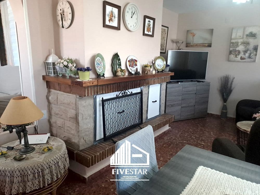 4 soveværelse Villa til salg i Turis med swimmingpool garage - € 315.000 (Ref: 8307841)