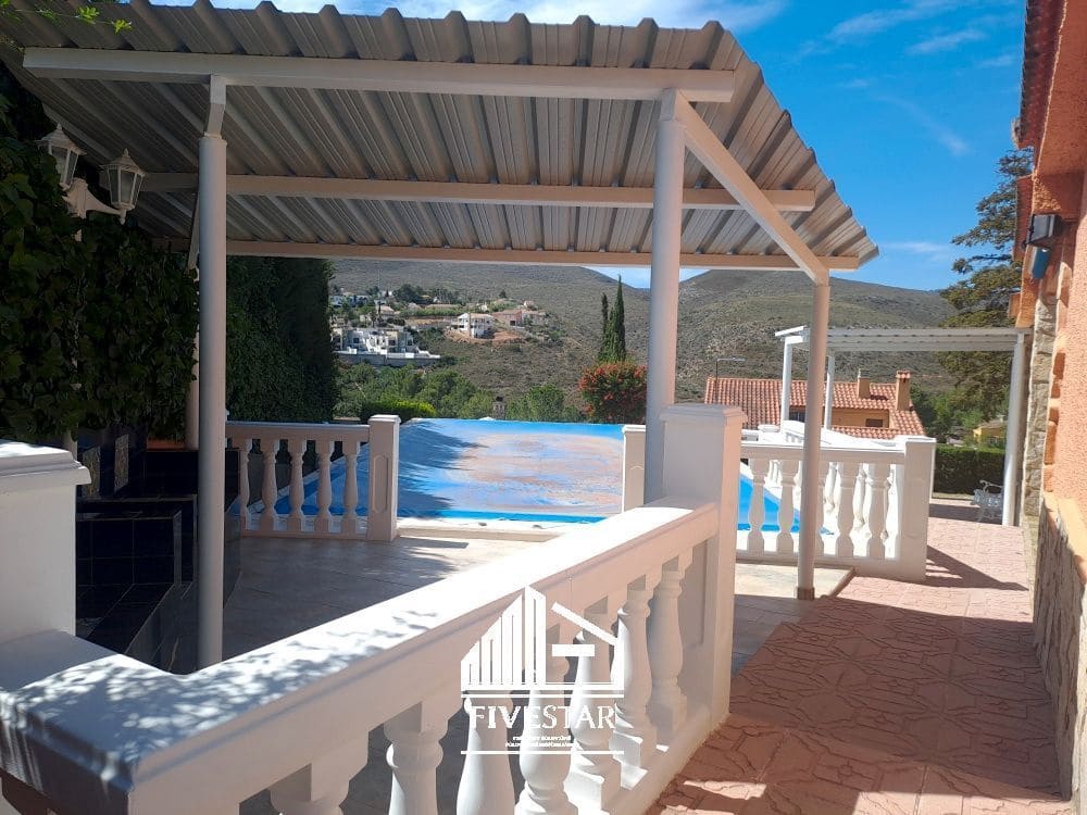 4 soveværelse Villa til salg i Turis med swimmingpool garage - € 315.000 (Ref: 8307841)