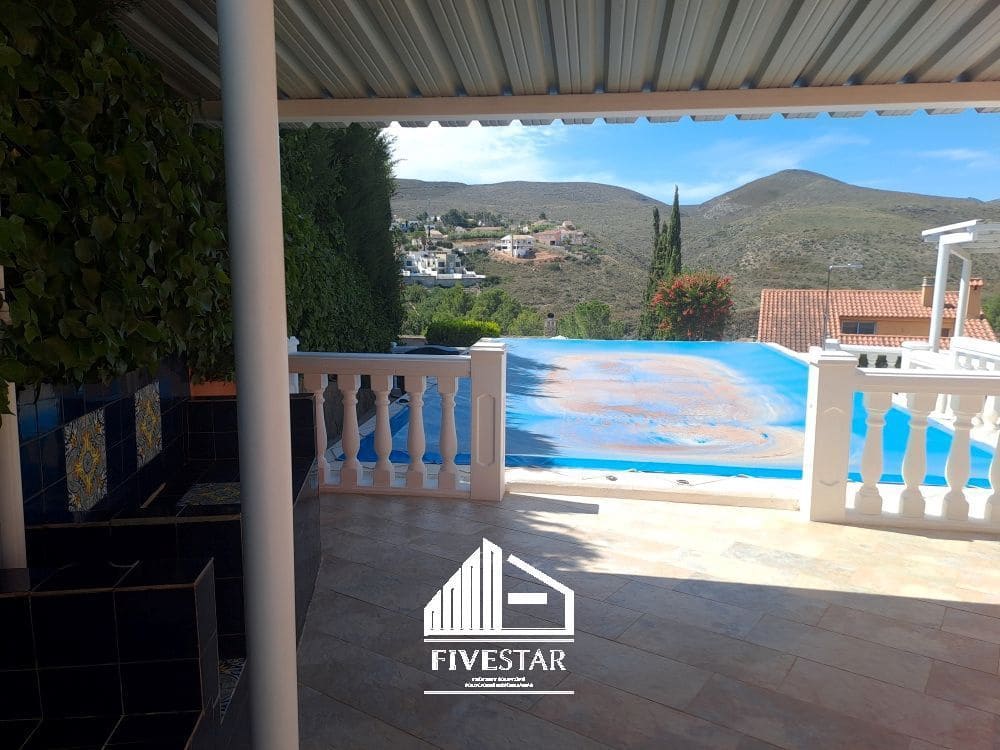 4 soveværelse Villa til salg i Turis med swimmingpool garage - € 315.000 (Ref: 8307841)