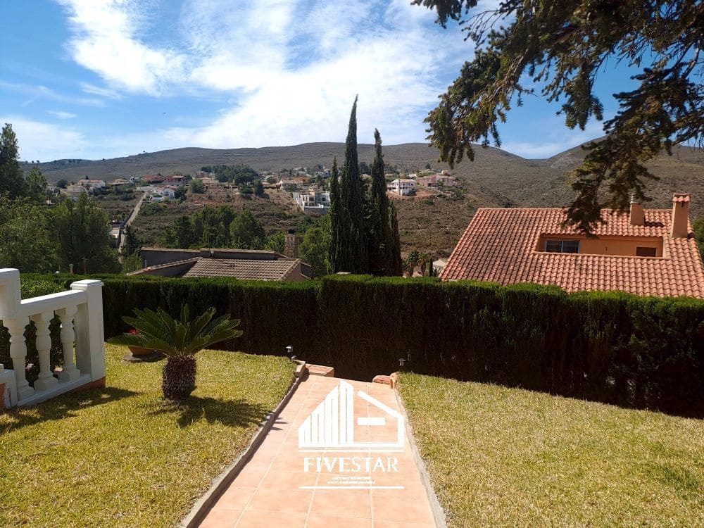 4 soveværelse Villa til salg i Turis med swimmingpool garage - € 315.000 (Ref: 8307841)