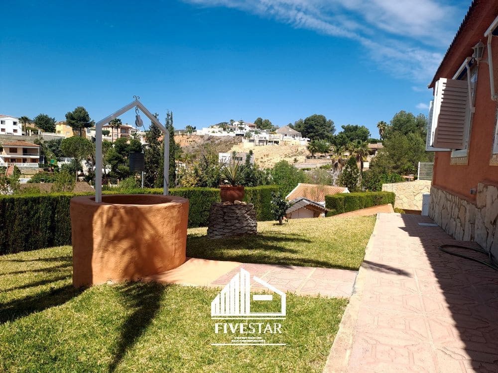 4 soveværelse Villa til salg i Turis med swimmingpool garage - € 315.000 (Ref: 8307841)