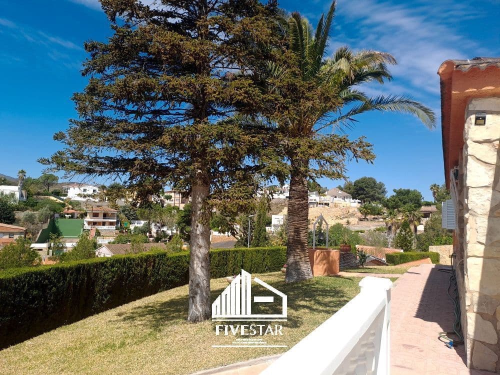 4 soveværelse Villa til salg i Turis med swimmingpool garage - € 315.000 (Ref: 8307841)