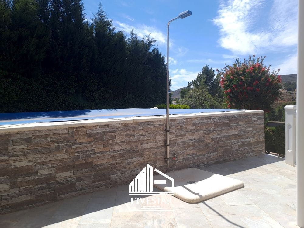 4 makuuhuone Huvila myytävänä paikassa Turis mukana uima-altaan 
autotalli - 315 000 € (Ref: 8307841)