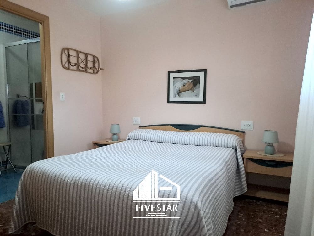 4 makuuhuone Huvila myytävänä paikassa Turis mukana uima-altaan 
autotalli - 315 000 € (Ref: 8307841)