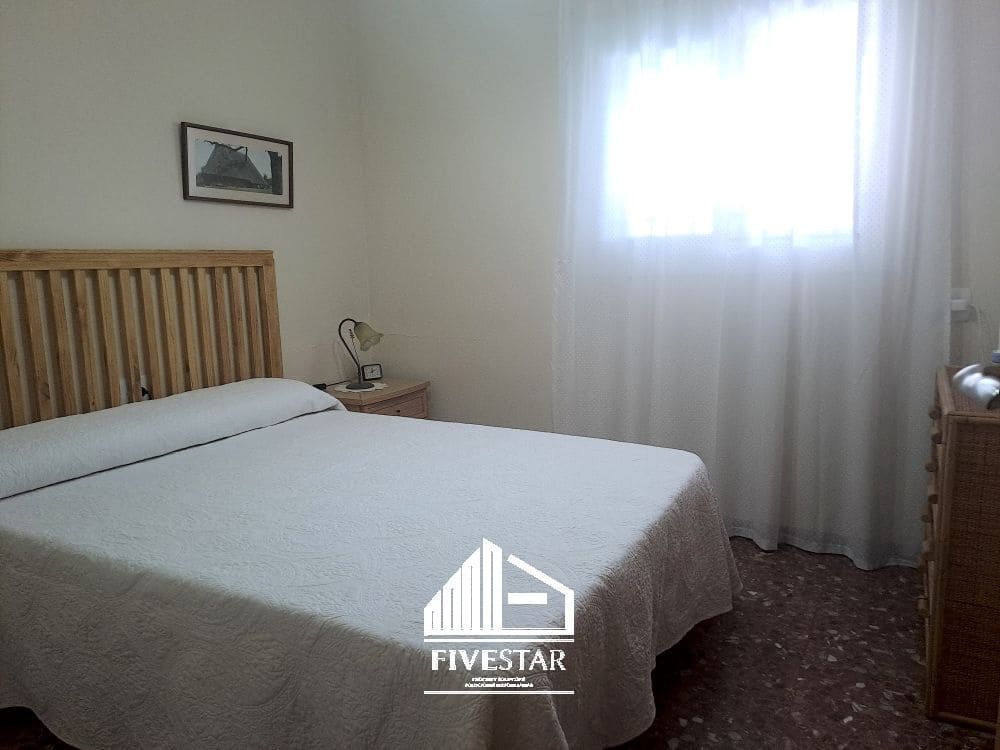 4 makuuhuone Huvila myytävänä paikassa Turis mukana uima-altaan 
autotalli - 315 000 € (Ref: 8307841)