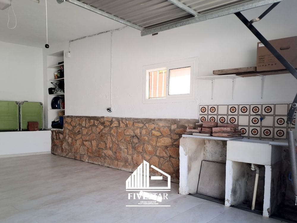 4 makuuhuone Huvila myytävänä paikassa Turis mukana uima-altaan 
autotalli - 315 000 € (Ref: 8307841)