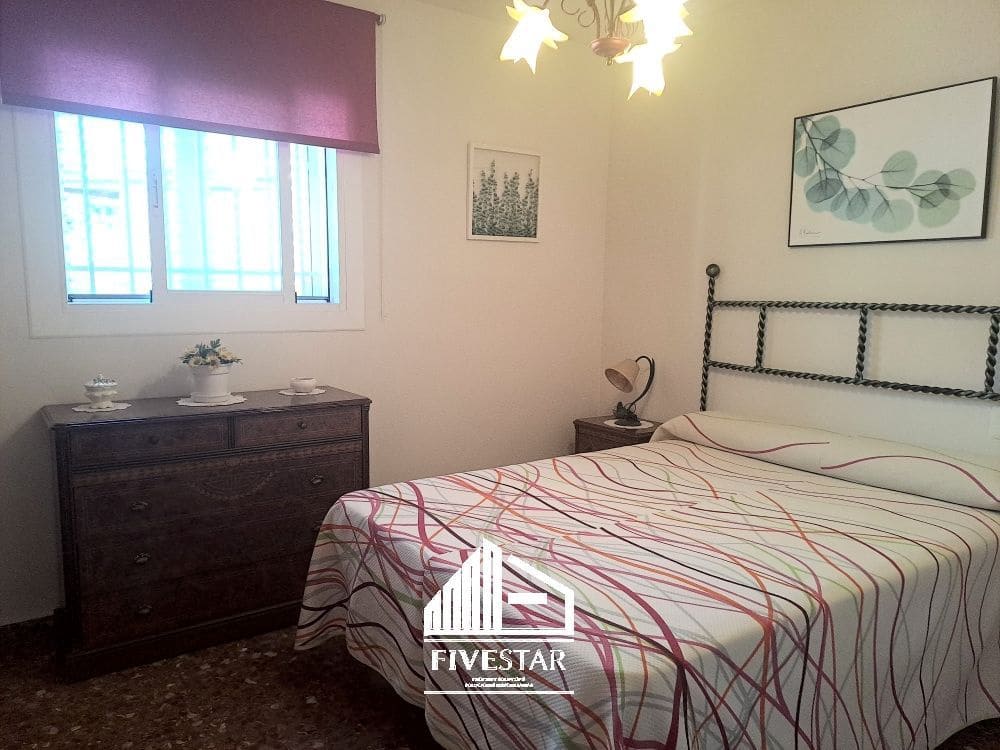 4 makuuhuone Huvila myytävänä paikassa Turis mukana uima-altaan 
autotalli - 315 000 € (Ref: 8307841)