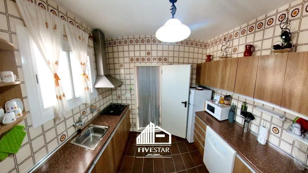 4 makuuhuone Huvila myytävänä paikassa Turis mukana uima-altaan 
autotalli - 315 000 € (Ref: 8307841)