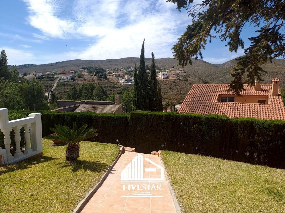 4 makuuhuone Huvila myytävänä paikassa Turis mukana uima-altaan 
autotalli - 315 000 € (Ref: 8307841)