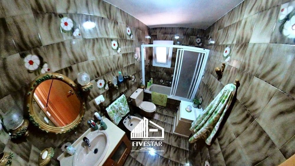 4 makuuhuone Huvila myytävänä paikassa Turis mukana uima-altaan 
autotalli - 315 000 € (Ref: 8307841)