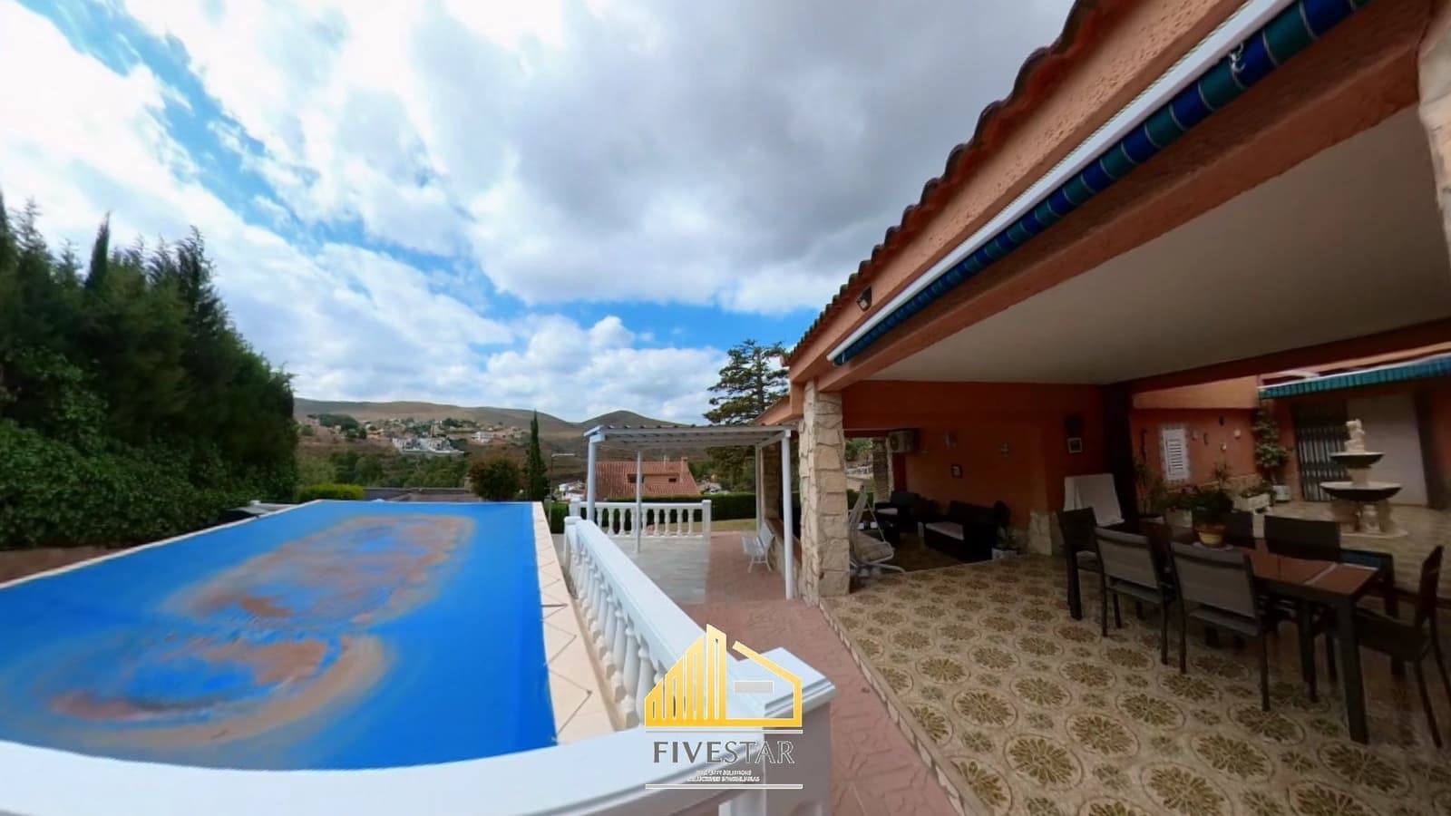 4 makuuhuone Huvila myytävänä paikassa Turis mukana uima-altaan 
autotalli - 315 000 € (Ref: 8307841)