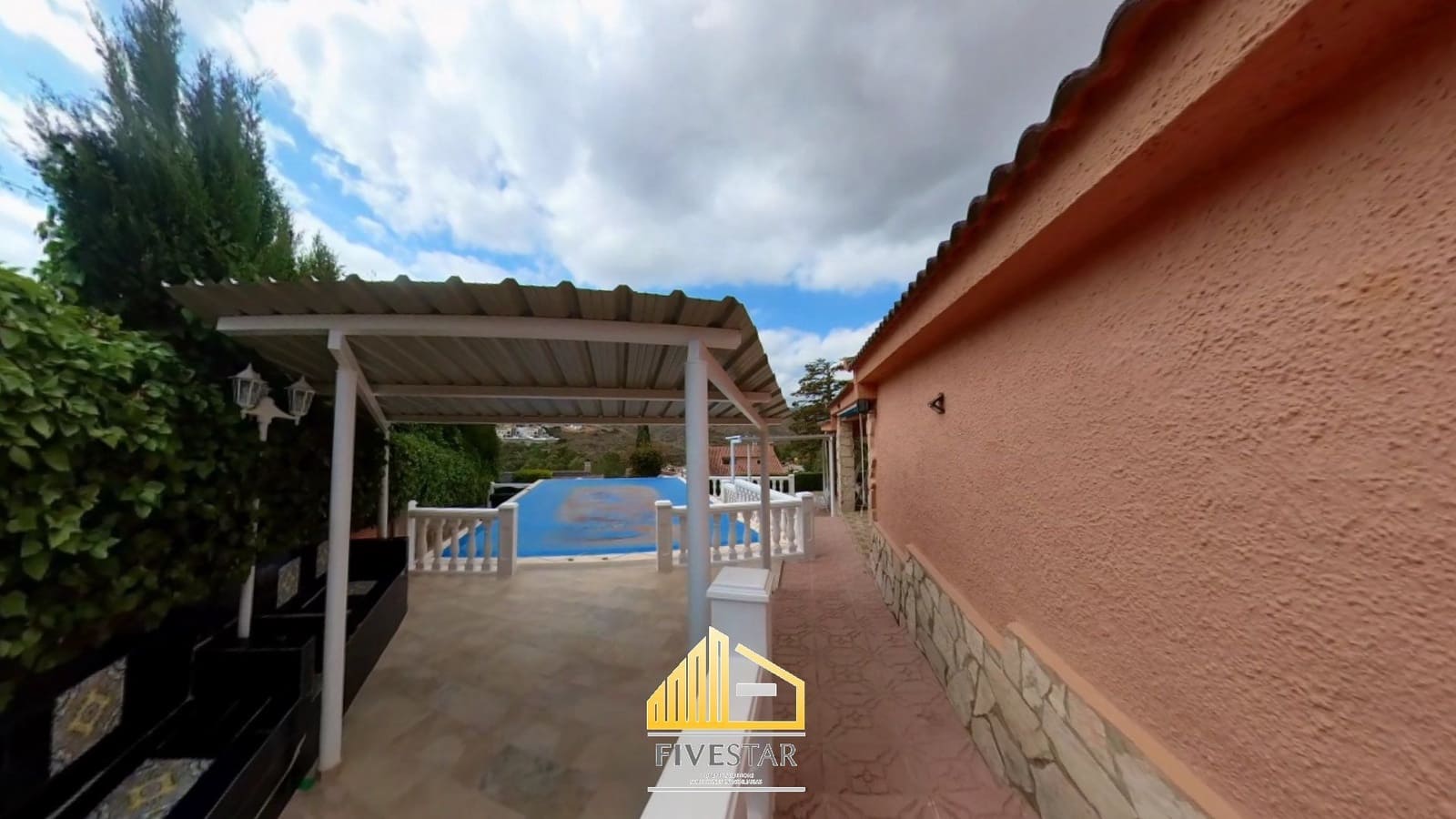 4 makuuhuone Huvila myytävänä paikassa Turis mukana uima-altaan 
autotalli - 315 000 € (Ref: 8307841)