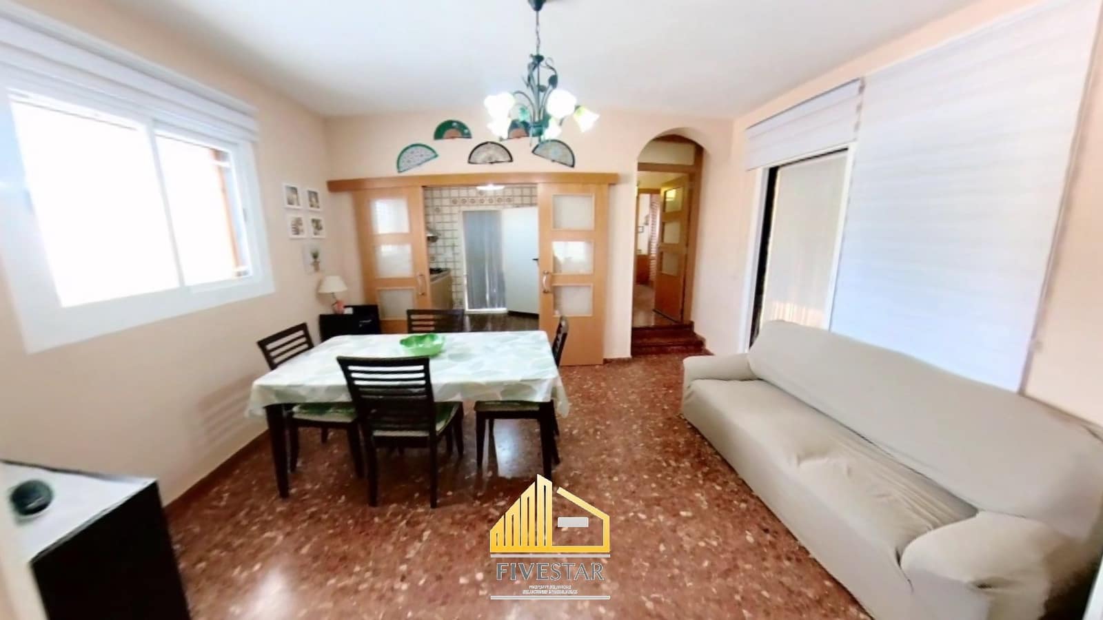 4 makuuhuone Huvila myytävänä paikassa Turis mukana uima-altaan 
autotalli - 315 000 € (Ref: 8307841)