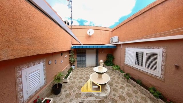 4 sypialnia Willa na sprzedaż w Turís z basenem garażem - 315 000 € (Ref: 8307841)