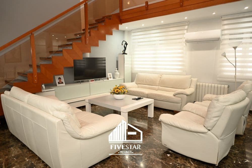 4 soveværelse Villa til salg i Villanueva de Castellon med garage - € 299.000 (Ref: 8658253)